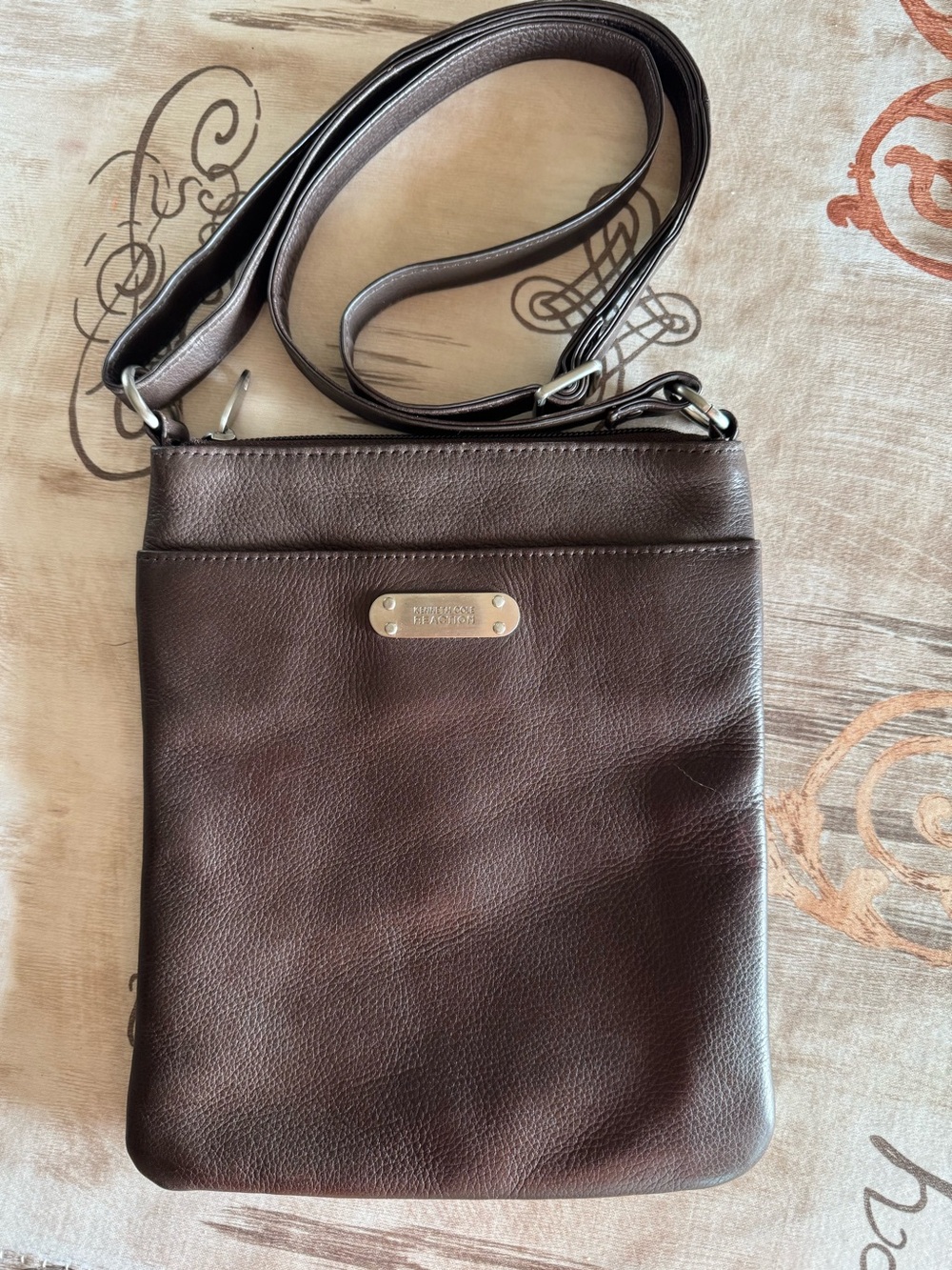 Kenneth Cole Reaction Brown Leather Crossbody Bag - very good condition